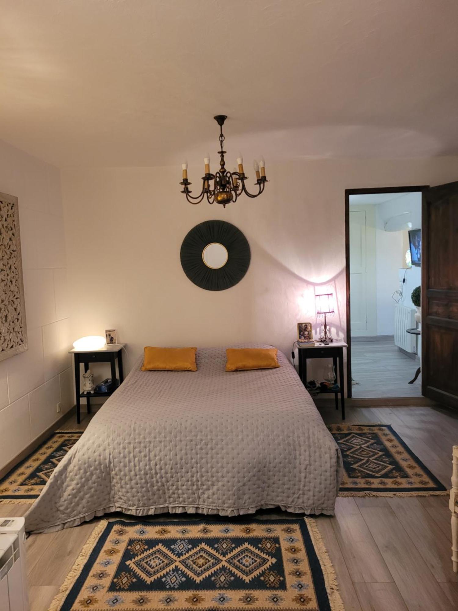 Le Rocher Appartement Cotignac Eksteriør bilde